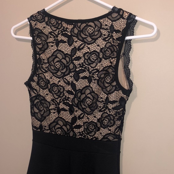 January 7 V Neck Dress - Picture 3 of 3